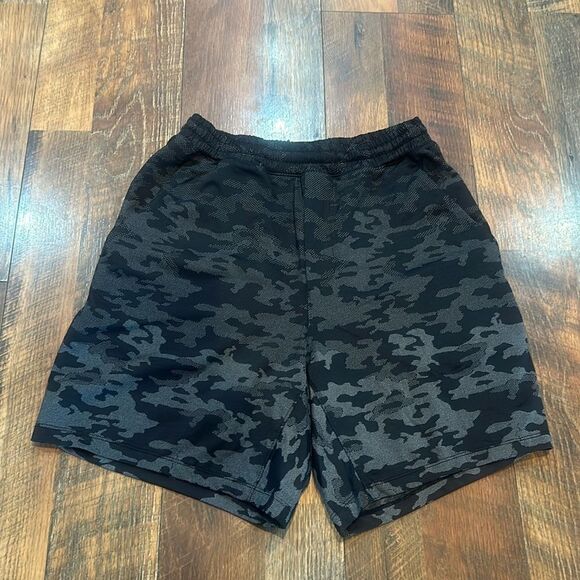 Lululemon shorts M (5500) - Picture 1 of 5